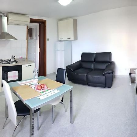 Appartamento Al Camino Торри-ди-Квартезоло Экстерьер фото