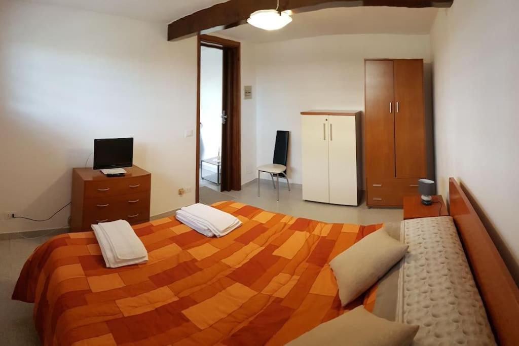Appartamento Al Camino Торри-ди-Квартезоло Экстерьер фото